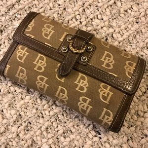 “ DOONEY & BOURKE “ WALLET!!